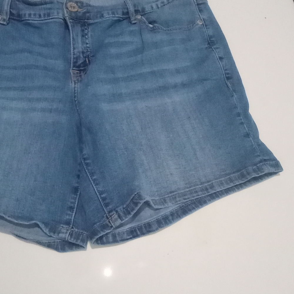 Torrid shorts - Picture 2 of 9